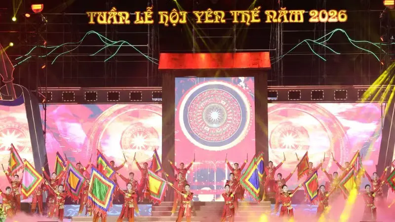 Văn nghệ khai mạc tuần lễ hội Yên Thế