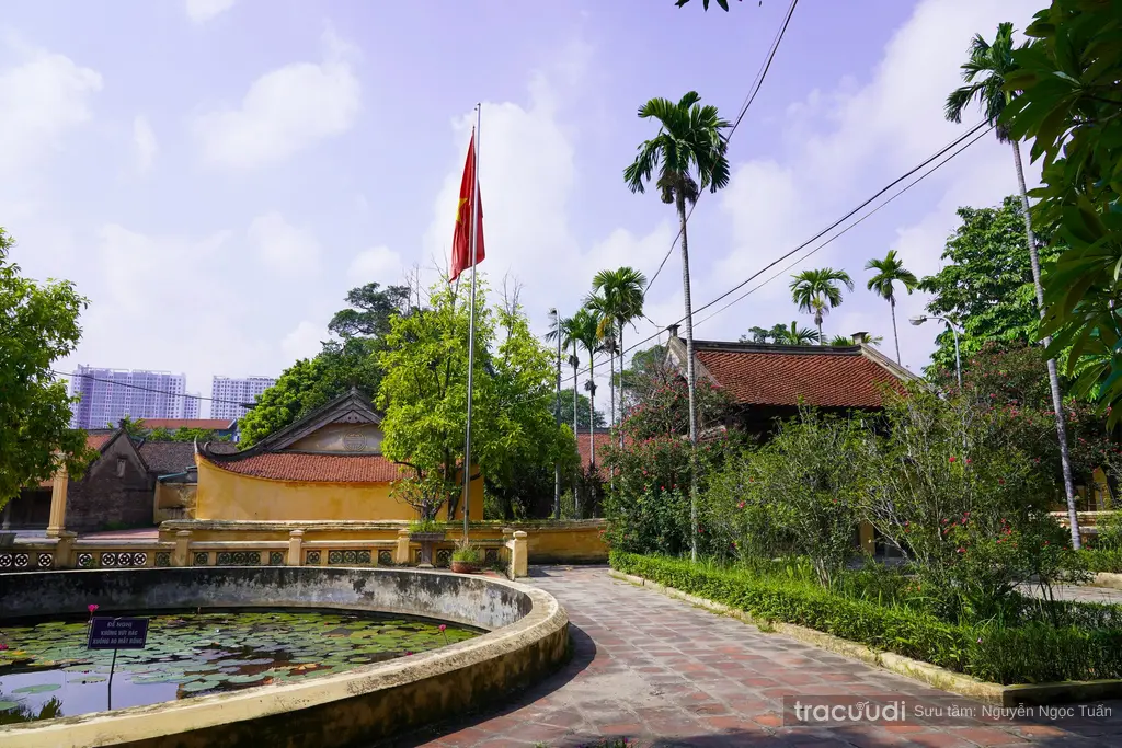 Không gian cảnh quan di tích Đình Đông Ngạc