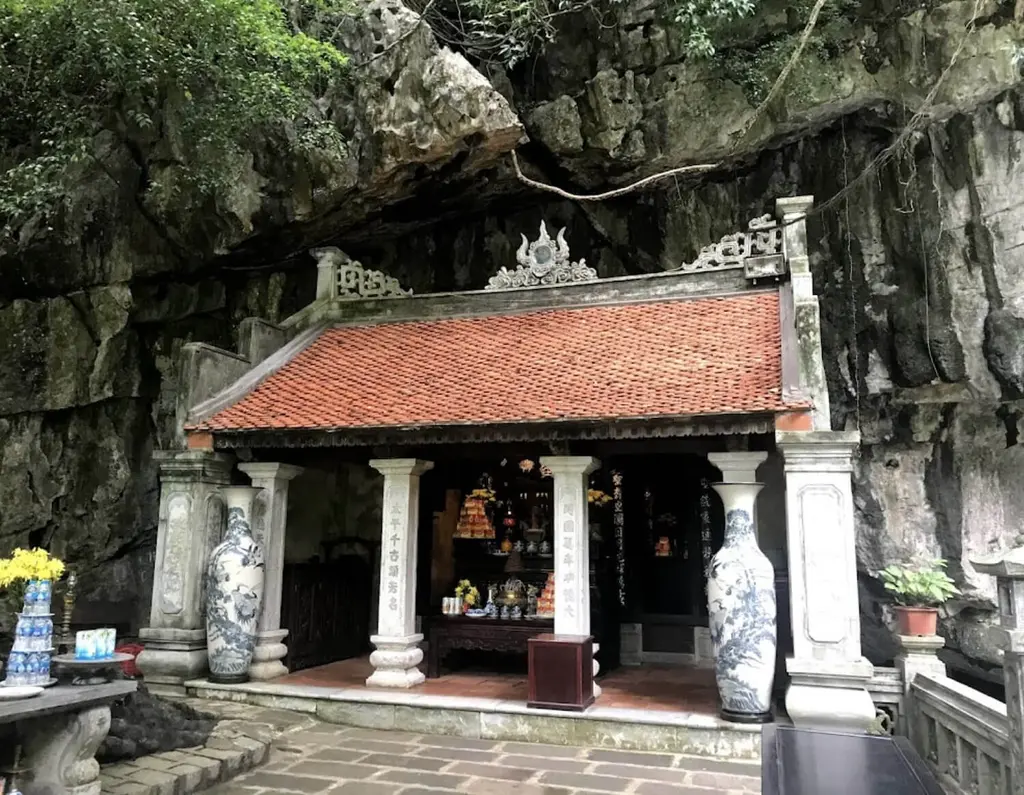 Nét cổ kính tại Đền Trần