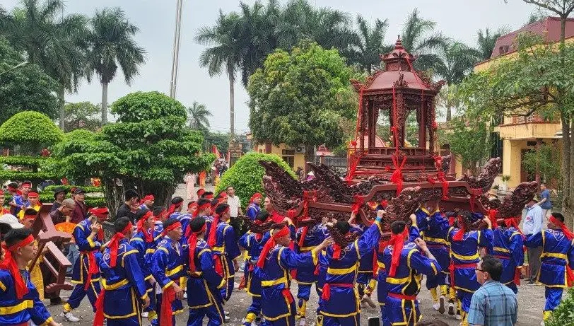 Nghi thức rước kiệu trong Hội đình - đền Bổng Điền