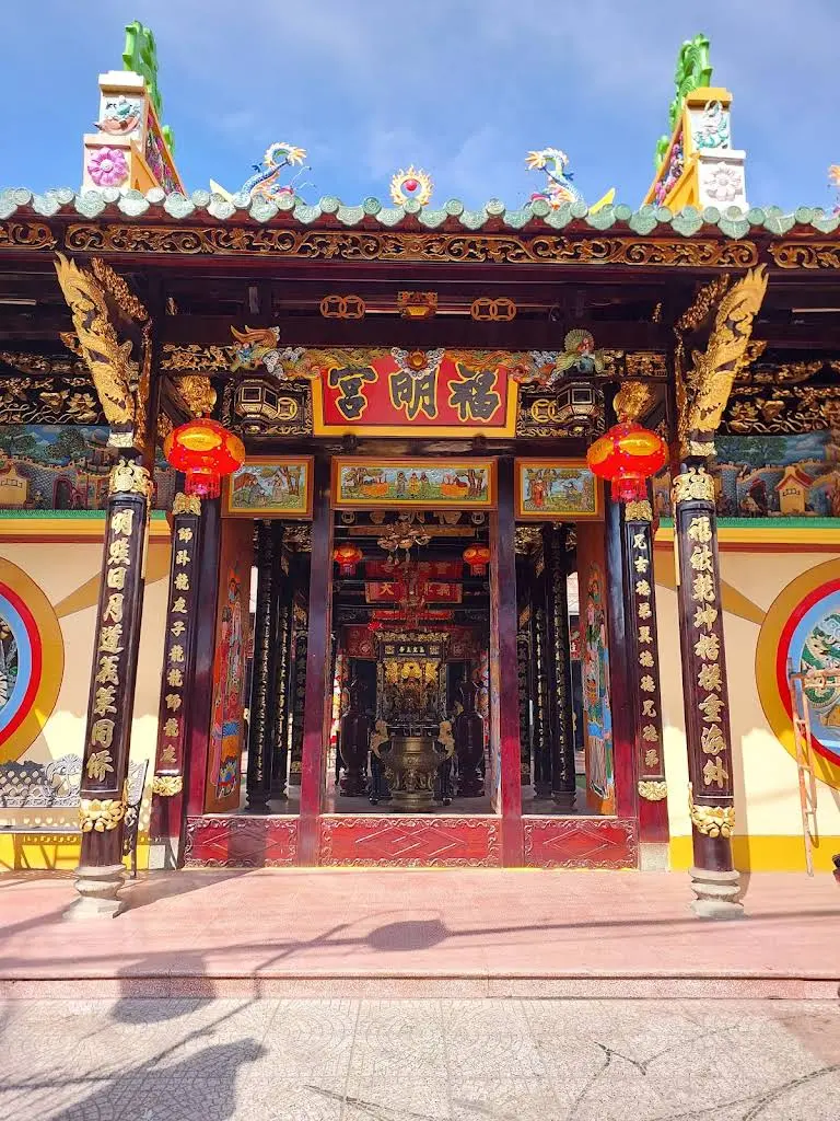Cảnh quan kiến trúc di tích Phước Minh Cung (chùa Ông)