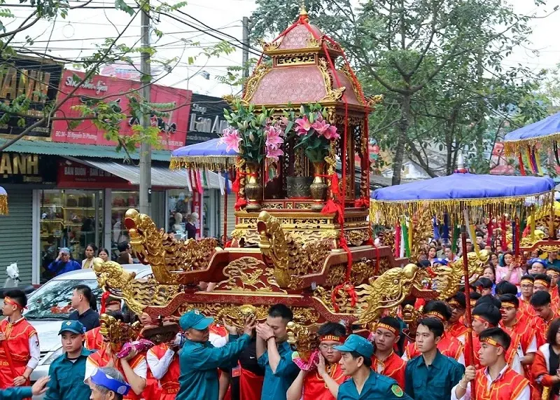 Rước kiệu tại Lễ hội Đền Kỳ Cùng - Tả Phủ