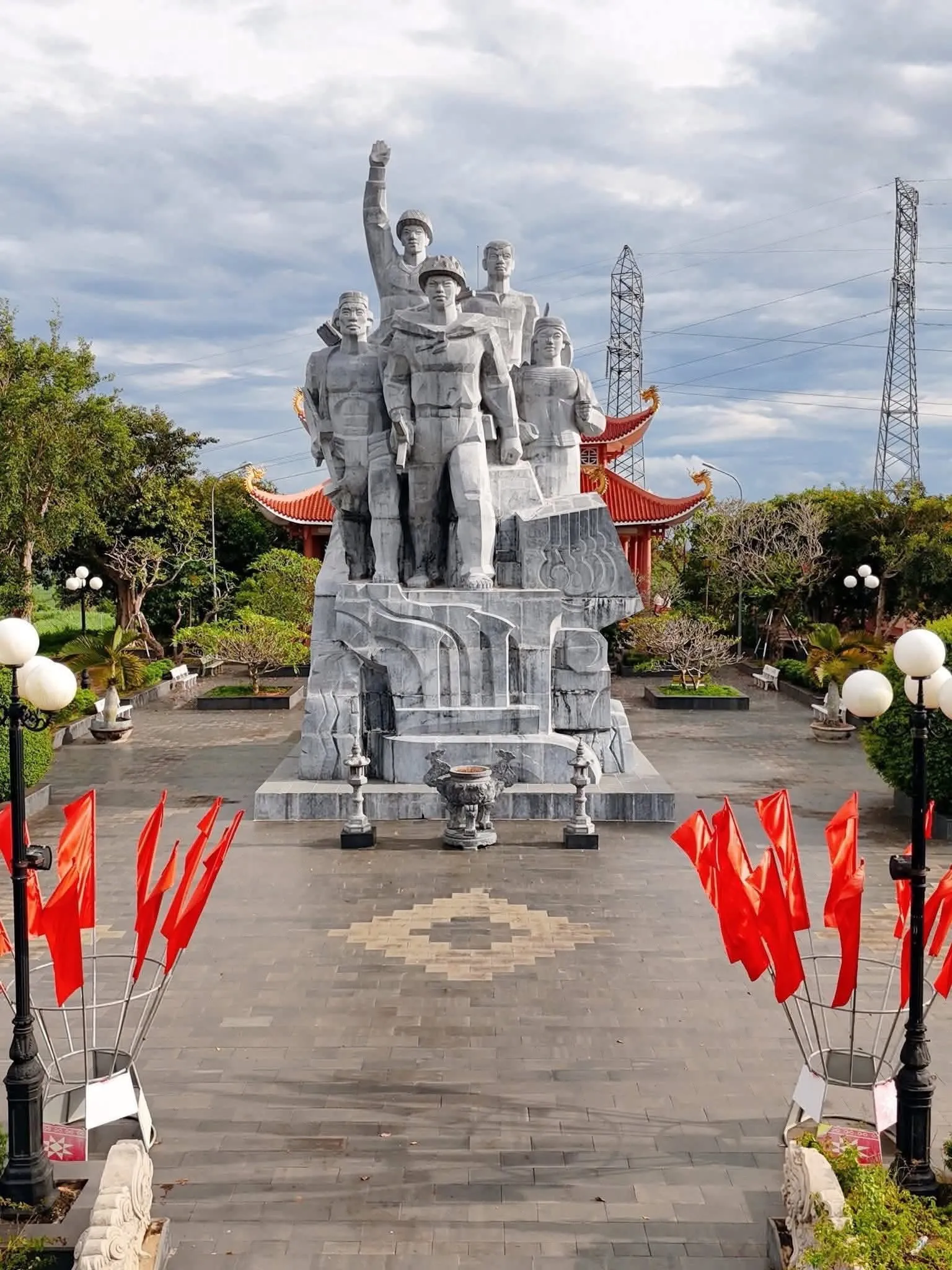 Tượng đài chiến thắng Đăk Pơ