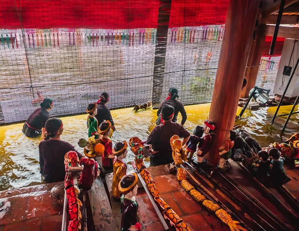 Ghé thăm buồng trò rối nước Đào Thục