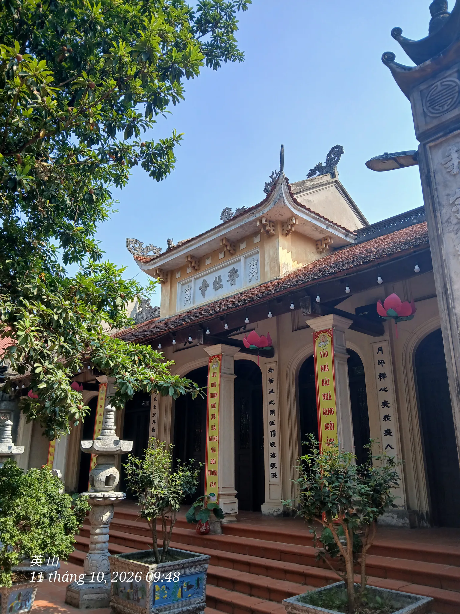 Chùa Hòe Thị với góc nhìn bên trái chùa