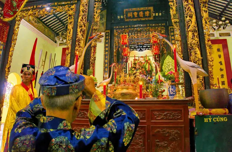 Không gian bên trong Đình Châu Phú