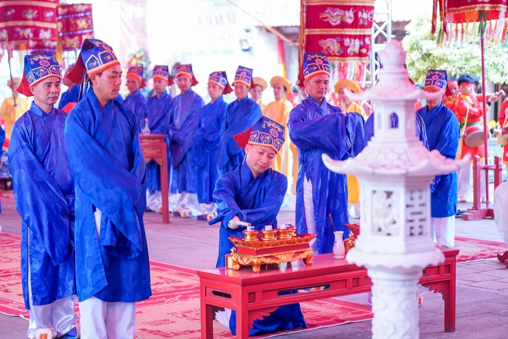 Thực hiện các nghi thức tế lễ tại Lễ hội Chử Đồng Tử - Tiên Dung