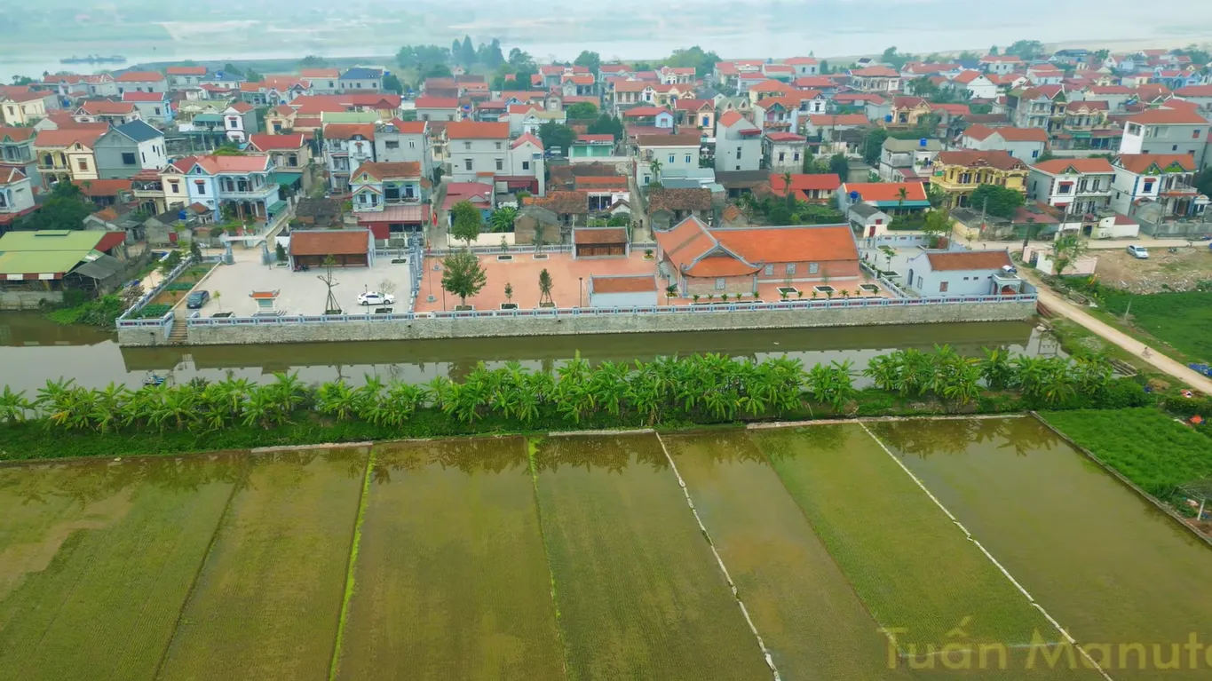 Cảnh quan không gian di tích Đình Tòng Thái nhìn từ xa
