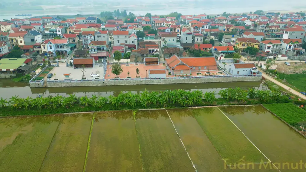 Cảnh quan không gian di tích Đình Tòng Thái nhìn từ xa