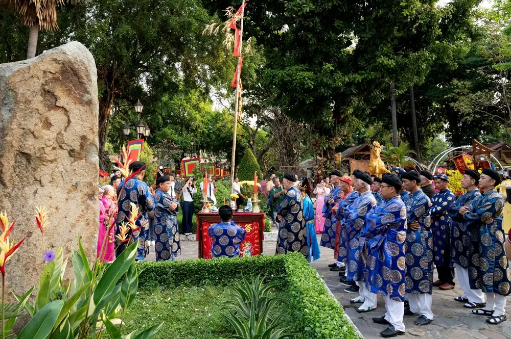 Khung cảnh lễ tế tại Lễ Khai hạ - Cầu an Lăng Lê Văn Duyệt