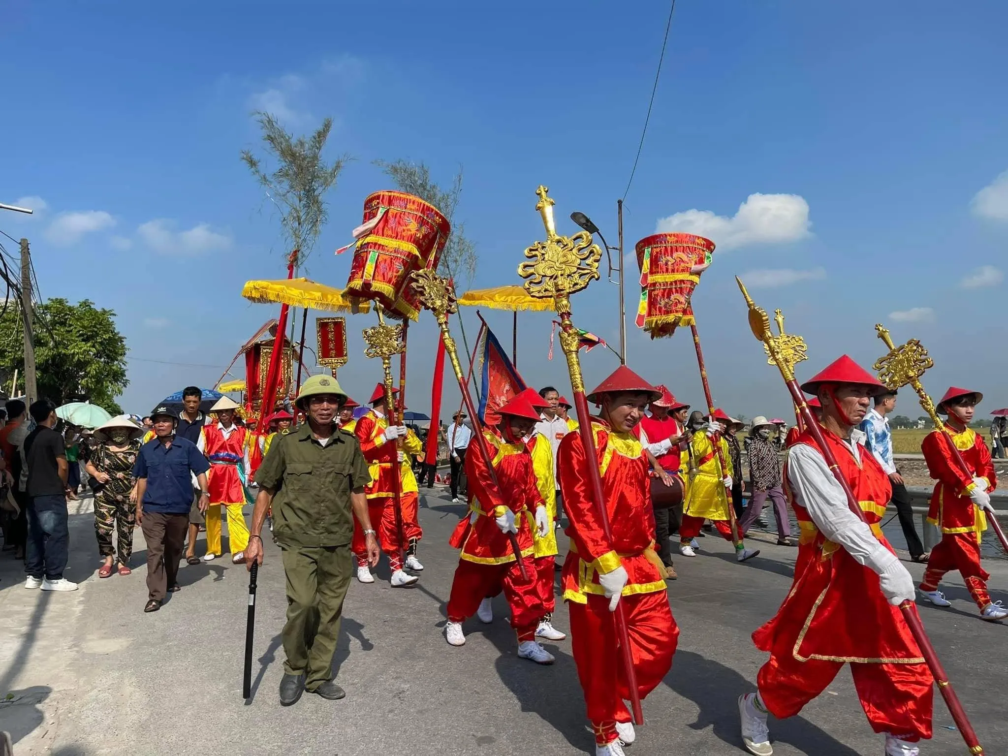 Đoàn rước tại Hội đình Lại Trì