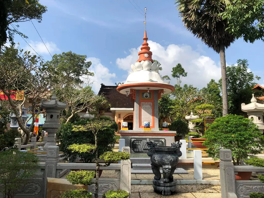 Tháp Đa Bảo tại Chùa Phước Hậu