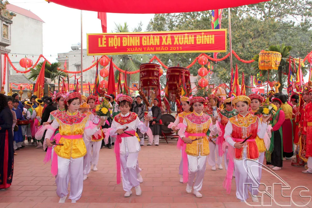 Không khí lễ hội tại Hội đình Giàn