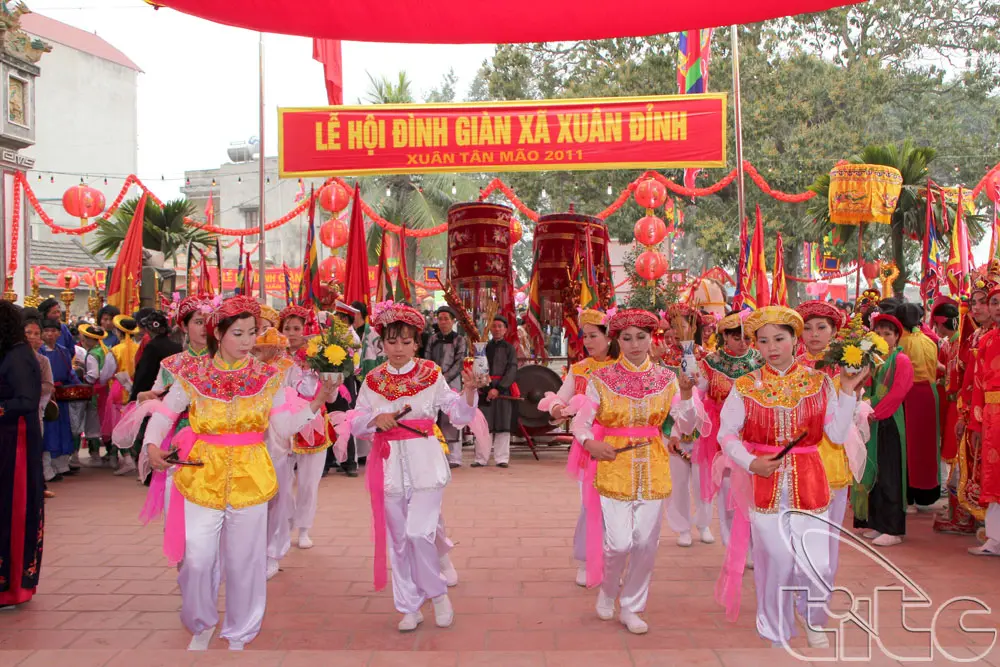 Không khí lễ hội tại Hội đình Giàn