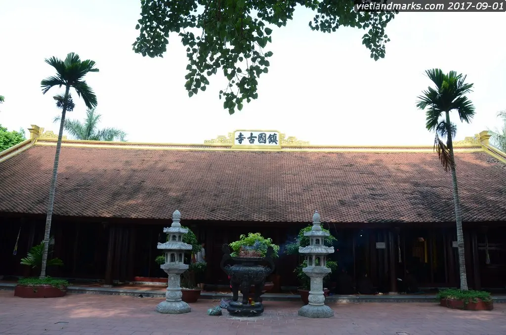 Cảnh quan Chùa Trấn Quốc