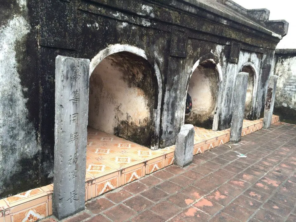 Không gian bên trong Lăng họ Trần