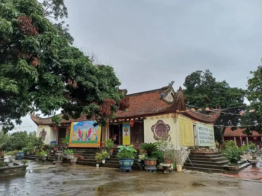 Khuôn viên Chùa Đại Bi
