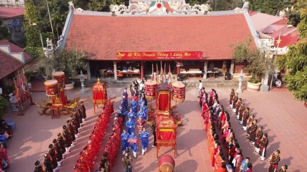 Khung cảnh Hội 5 làng Mọc