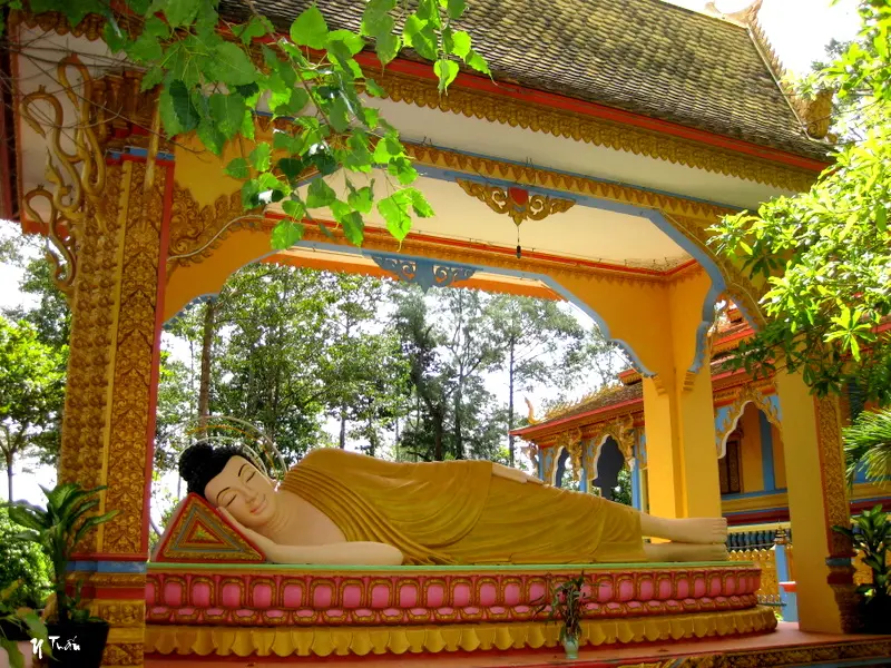 Tượng Phật nằm tại Chùa Phướng