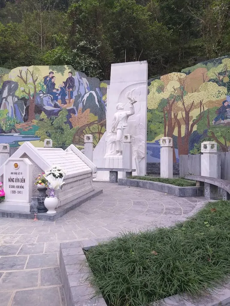 Cảnh quan Khu Lưu Niệm Kim Đồng Và Nơi Thành Lập Đội Nhi Đồng Cứu Quốc