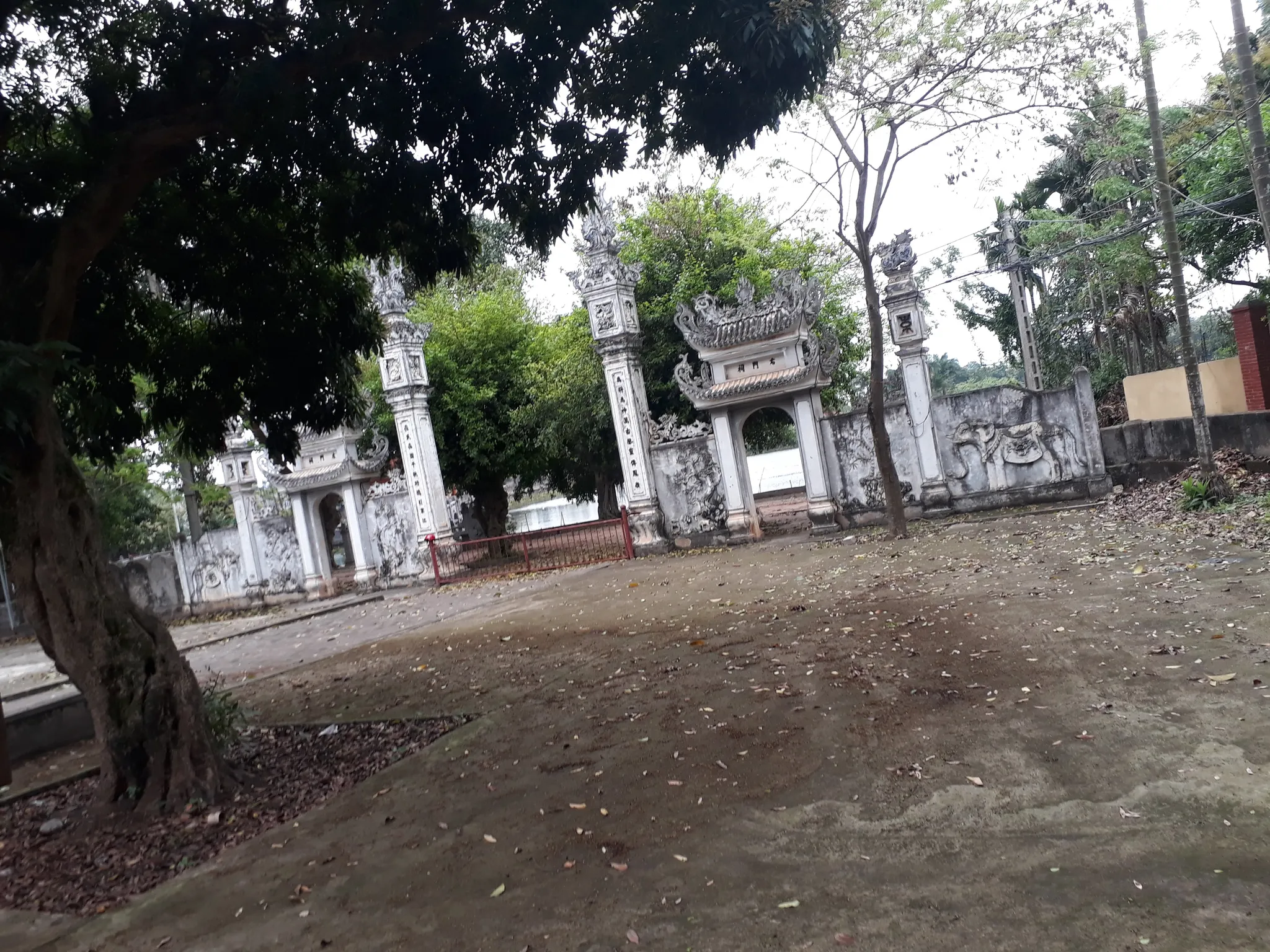 Biểu trụ cổng đình làng Ninh Sơn