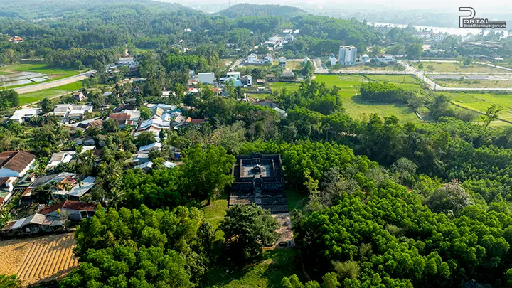 Tổng thể Lăng Hiếu Đông