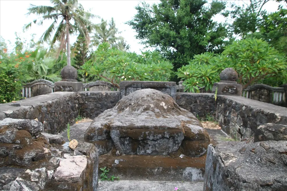 Mộ phần Lương Văn Chánh
