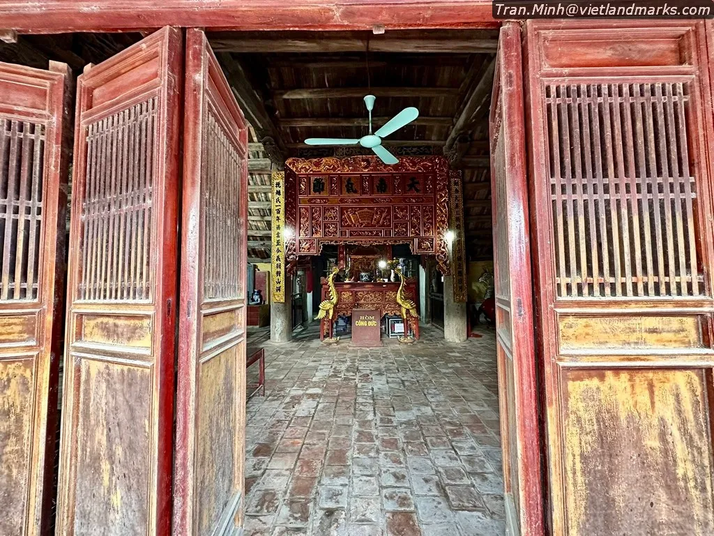 Phía trước Đình Mậu Duyệt