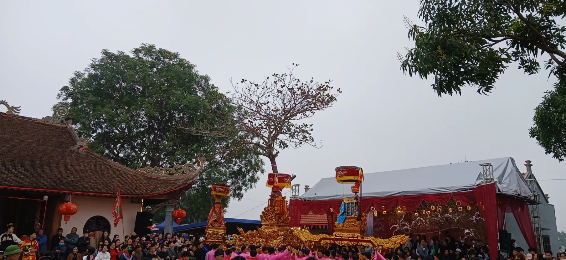 Đoàn kiệu Thánh hai làng Thụy Dương - Hương Lang