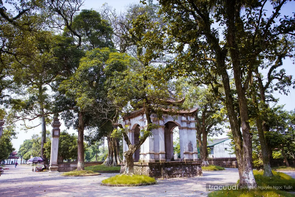Không gian cảnh quan di tích Đền Chử Đồng Tử - Tiên Dung