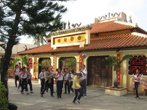 Cảnh quan tại Đình Vĩnh Hòa