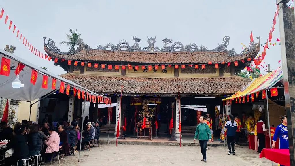 Cảnh quan Đình Lê Dương