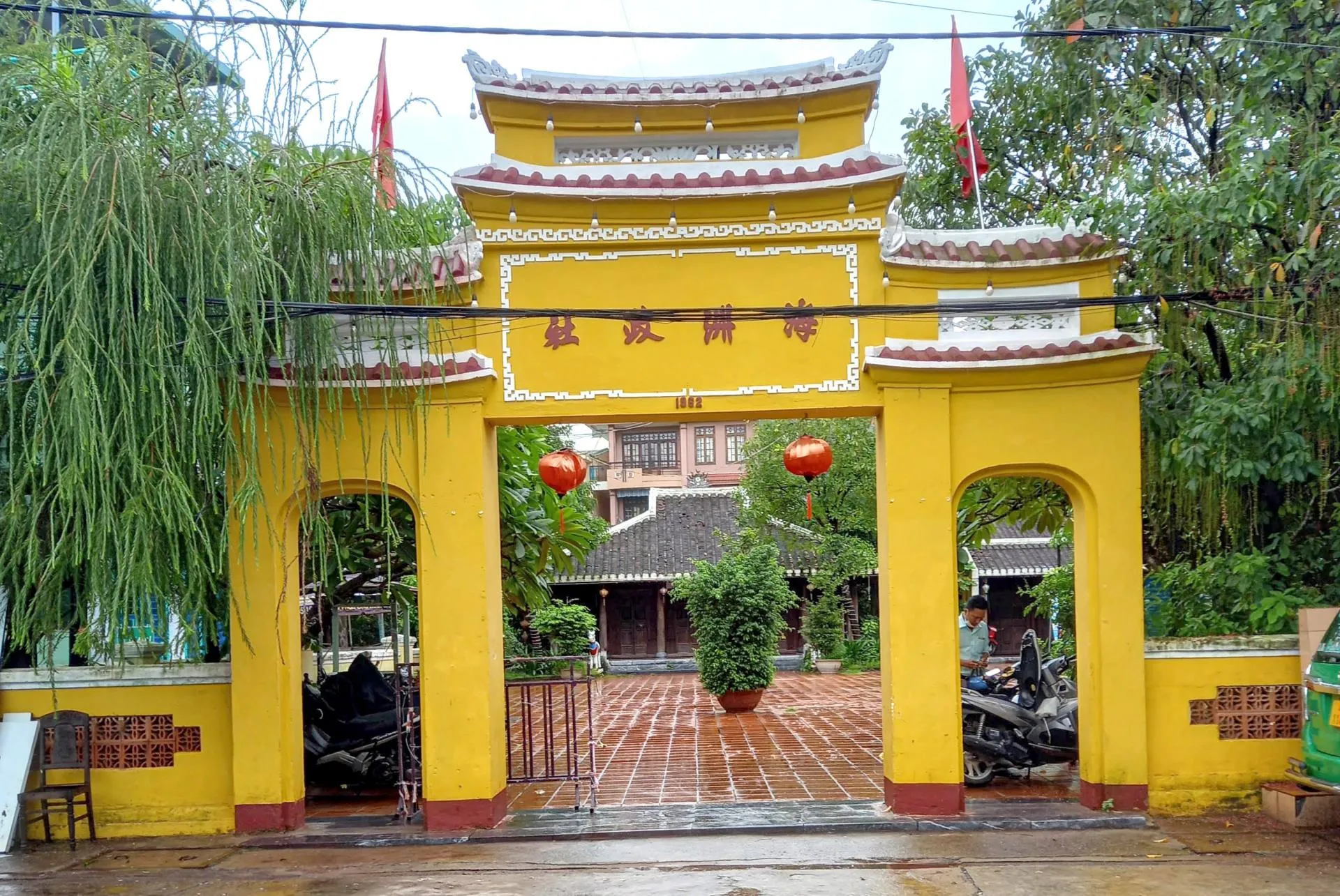 Cổng Đình Hải Châu