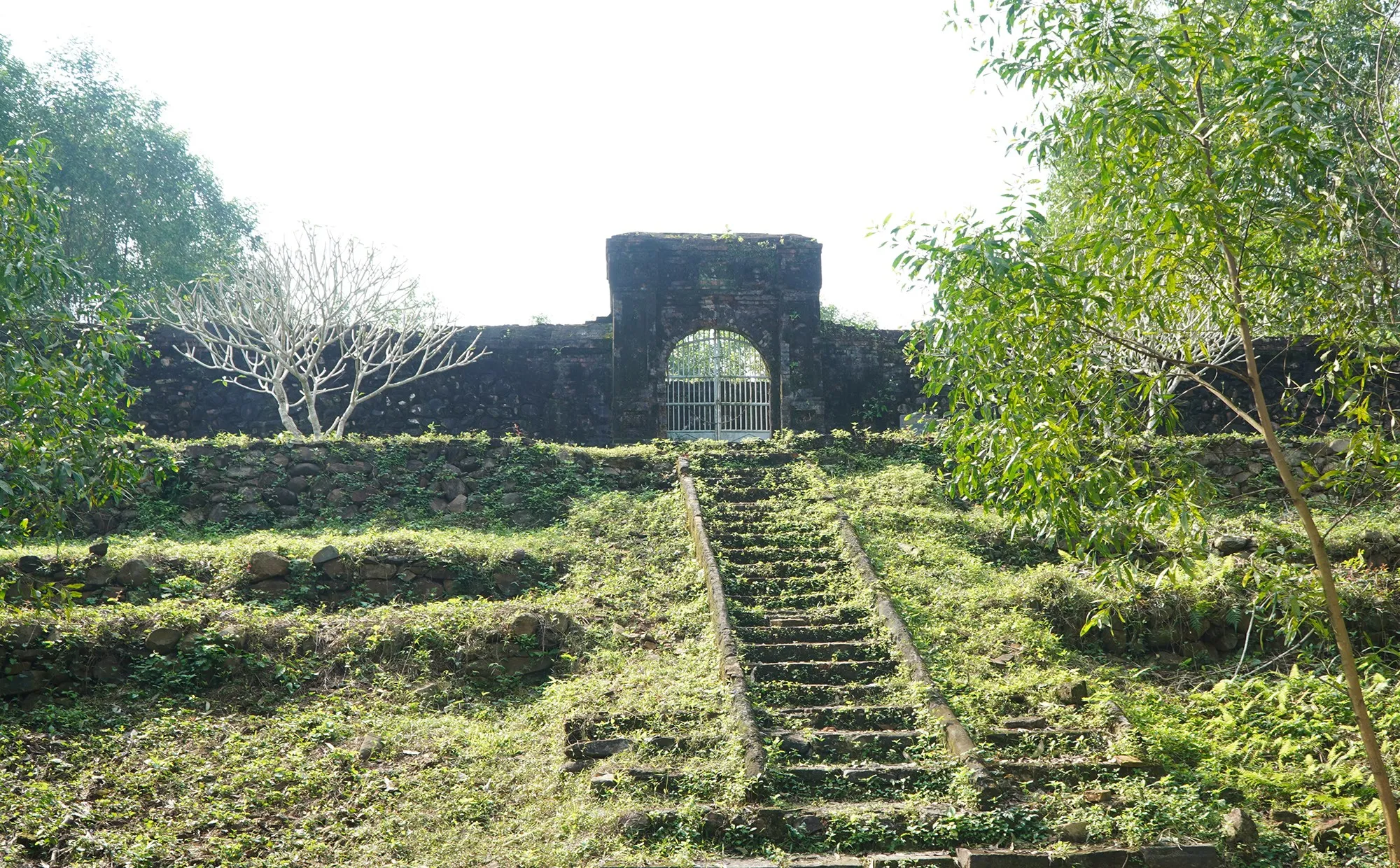 Lối lên Lăng Trường Thái