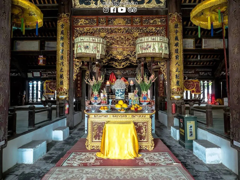Không gian cảnh quan bên trong Đình Bát Tràng