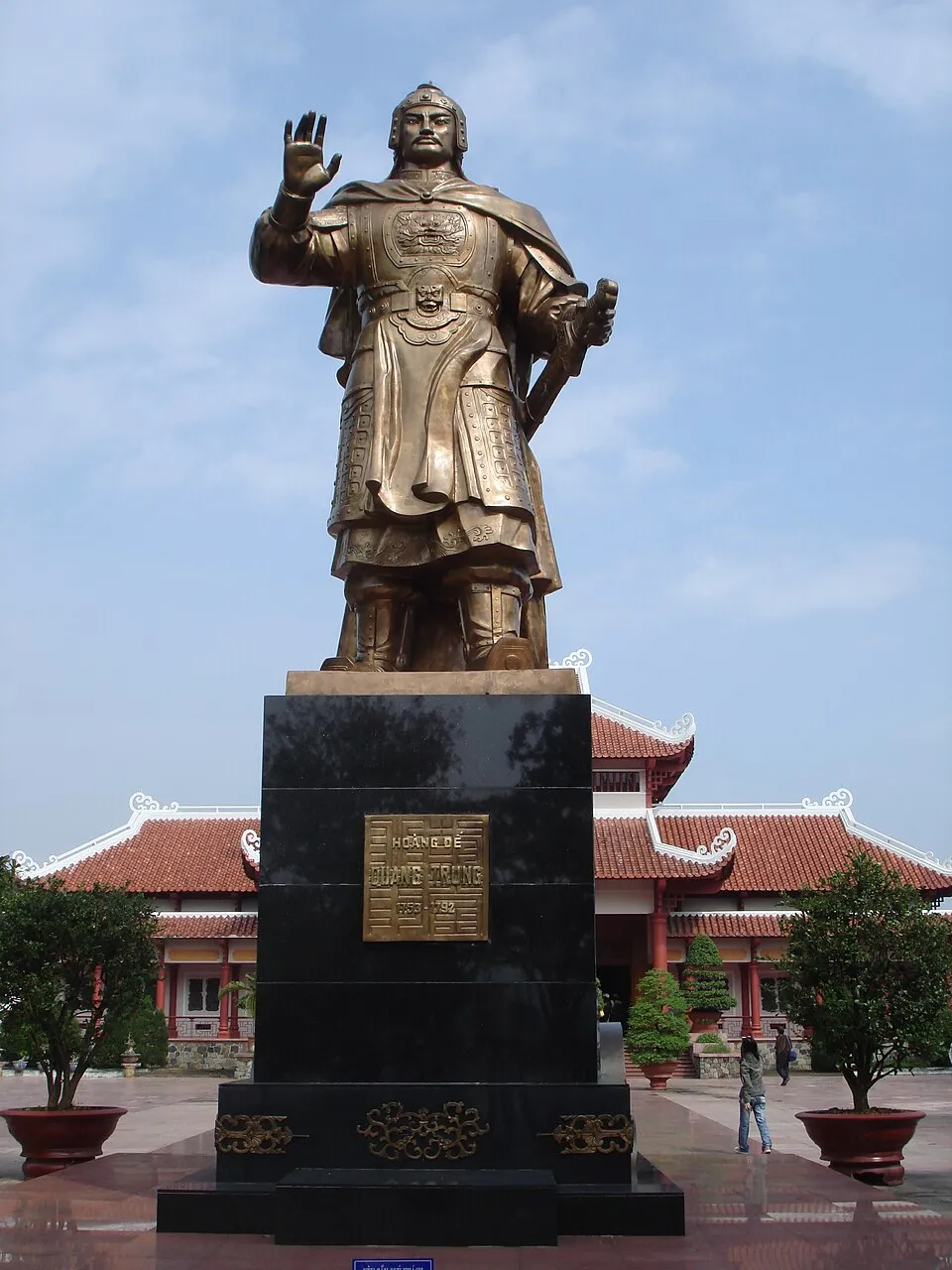 Tượng đài Hoàng đế Quang Trung ở Bảo tàng Quang Trung