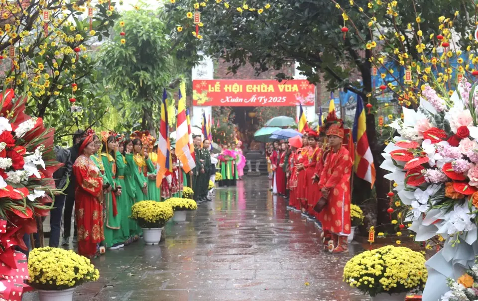Quang cảnh Hội Chùa Vua