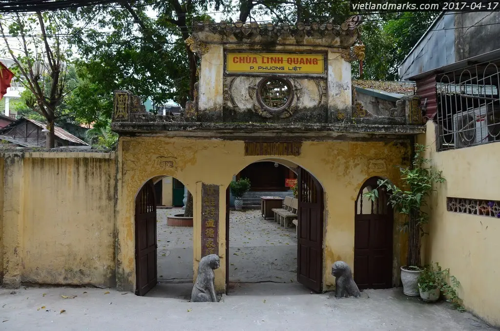 Cổng Chùa Phương Liệt
