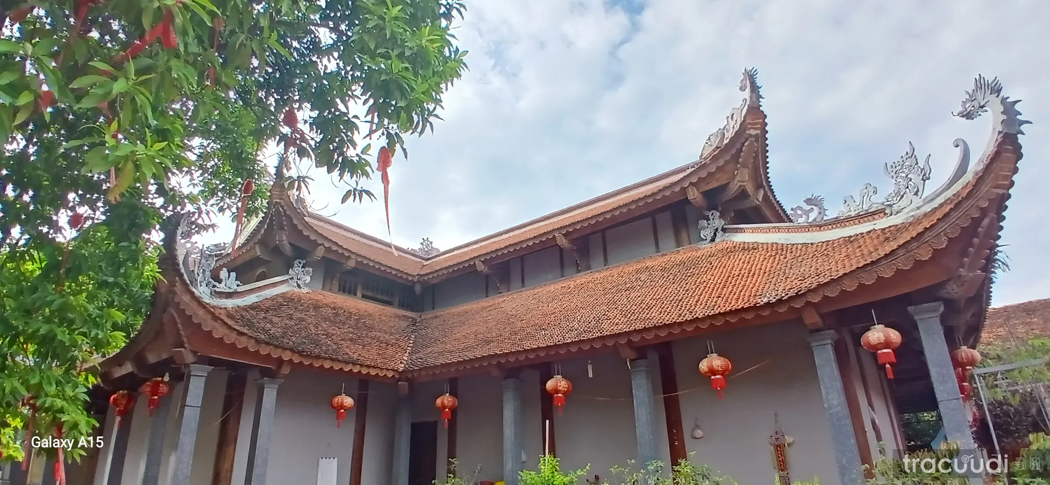 Mái chùa Quảng Bị