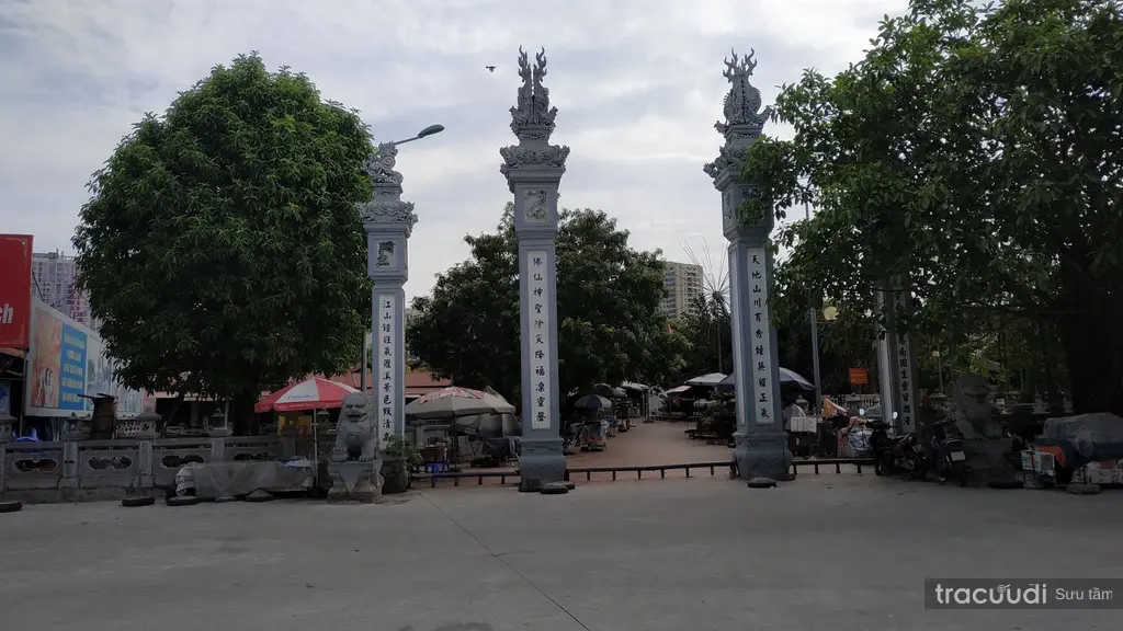 Không gian cảnh quan bên ngoài Chùa Diên Khánh (chùa La Khê)
