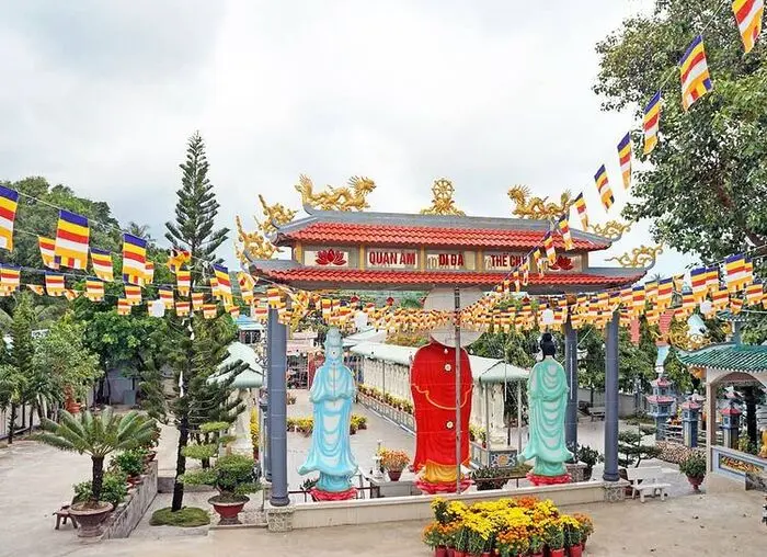 Cảnh quan Chùa Sùng Đức