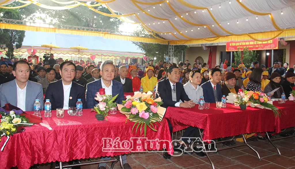 Các đại biểu dự Lễ hội đình Kệ Châu
