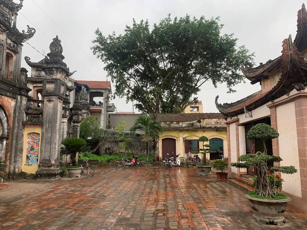 Tổng quan đình Bạch Liên