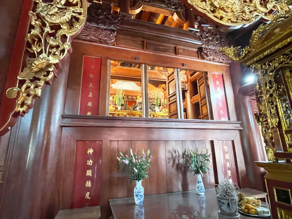 Hậu cung bên trong Đình Hạ Giang