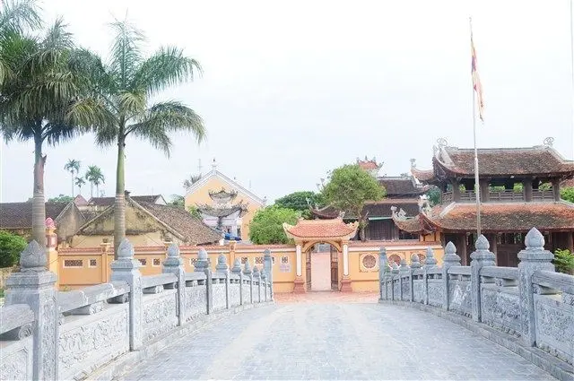 Lối vào chùa Sùng Nghiêm Diên Thánh 291124