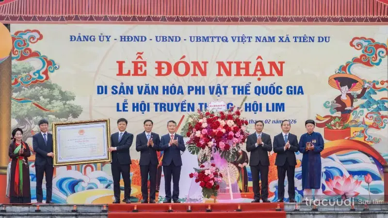 Trao chứng nhận cho Lễ hội Lim