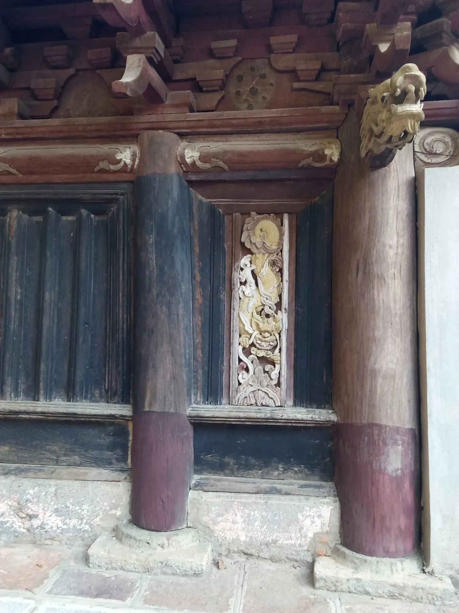 Điêu khăc gỗ chùa Bối Khê