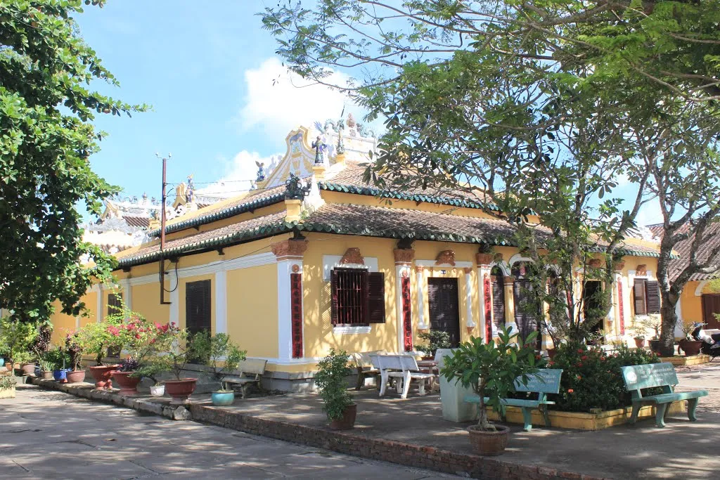 Cảnh quan Đình Bình Thủy