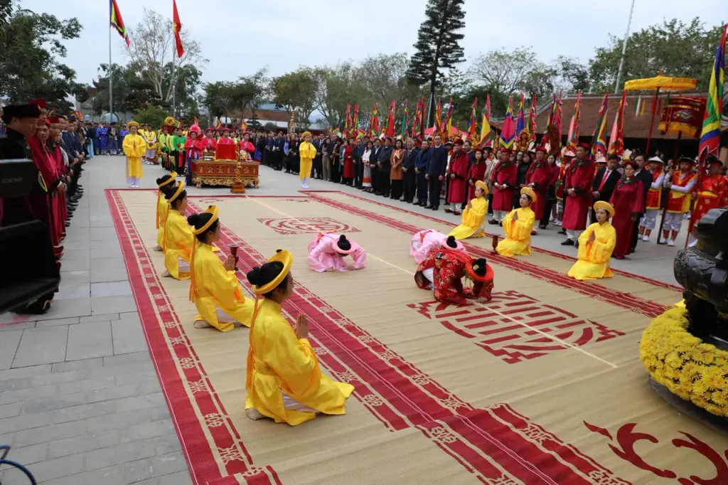 Nghi thức trong nghi lễ tế nữ quan Lễ hội đền Mẫu Âu Cơ
