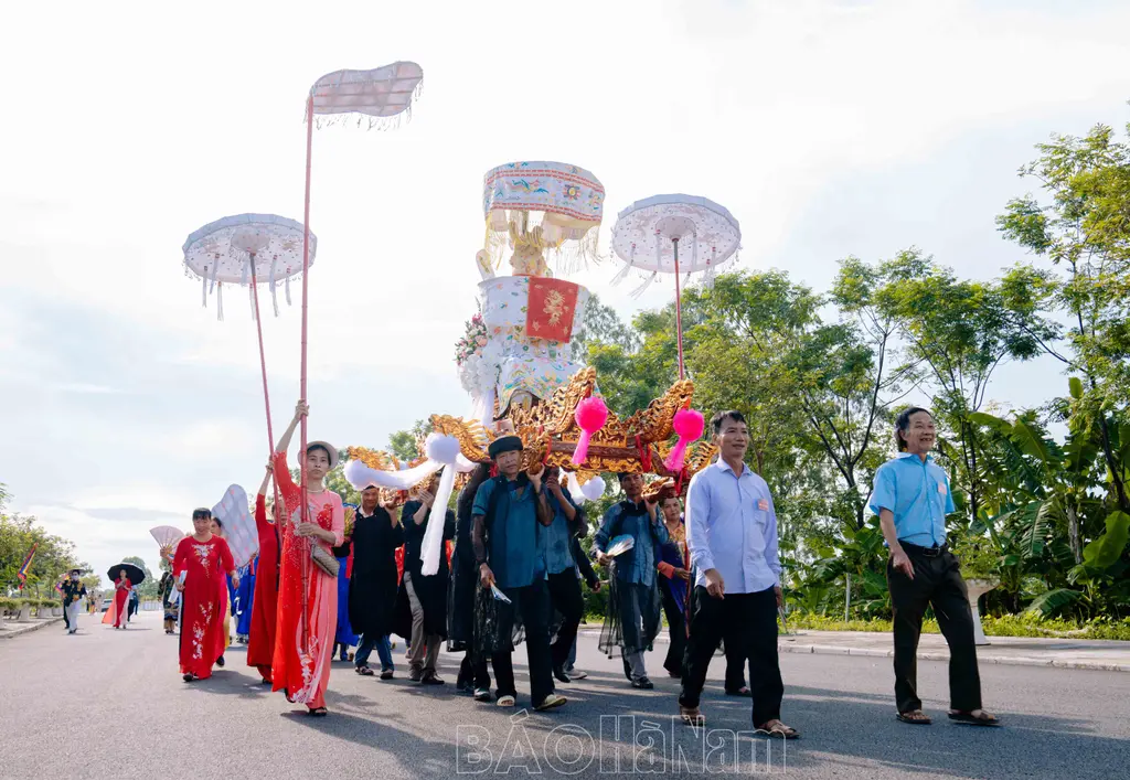 Đoàn rước Lễ hội đền Lảnh Giang